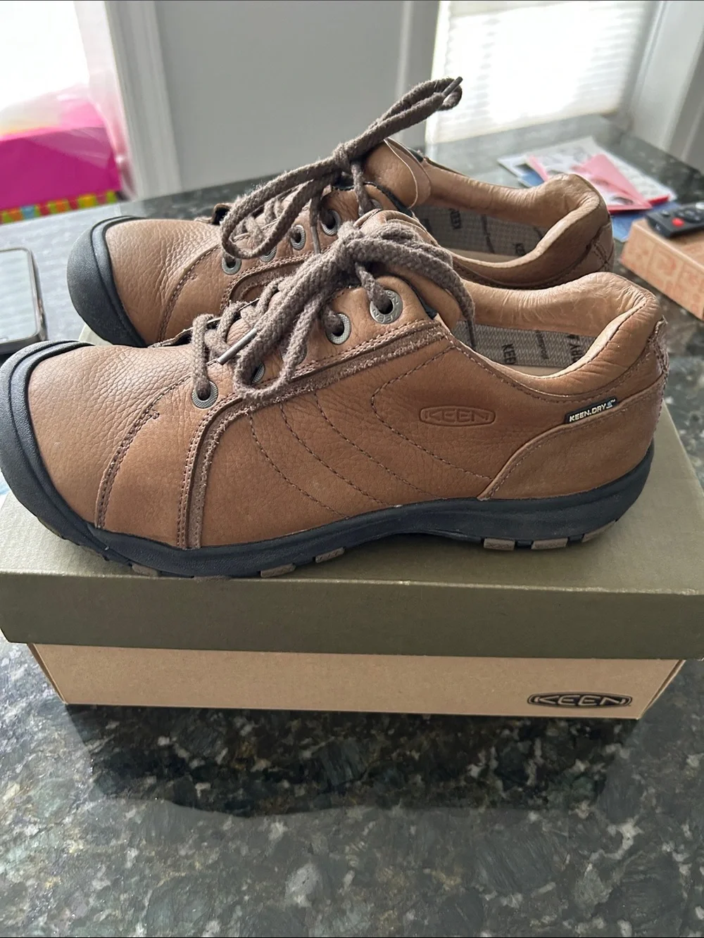 RARE Vintage- KEEN Kelowna lace ups for Men size 10